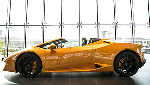 &bdquo;Lamborghini&ldquo; atstovybė Dubajuje