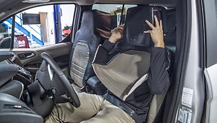 &bdquo;Ford&ldquo; eksperimentas: automobilis &bdquo;be vairuotojo&ldquo;