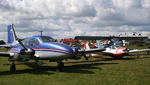 Dvimotoris lėktuvas „Piper PA-23-250 Aztec“