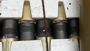 Ukrainos Balaklijos mieste rastas pabėgusių rusų okupantų paliktas ginklų ir &scaron;audmenų arsenalas