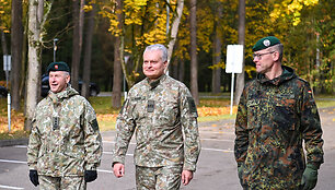 Prezidentas Gitanas Nausėda lanko Lietuvoje dislokuotus Vokietijos kariuomenės brigados &scaron;tabo ir bataliono karius