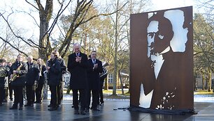 Palangoje atidengtas paminklas prezidentui Antanui Smetonai