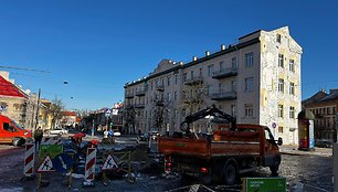 „Grinda“ remontuoja grindinį Vilniaus senamiestyje