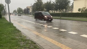 Penktadienio dieną &Scaron;ventąją užklupo neprognozuota liūtis