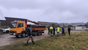 Kartenoje savanoriai bando suvaldyti pavojingai i&scaron;tvinusią ir pakilusią Miniją