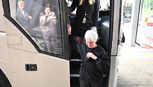 Užsienio reikalų ministras Kęstutis Budrys prie sienos su Baltarusija pasitinka Minsko i&scaron;laisvintus politinius kalinius