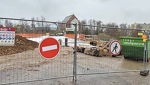 Rugpjūčio mėnesį Tilto g. tilto remonto konstrukcinėje dalyje buvo nustatyti projektiniai neatitikimai, kurie galėjo lemti statinio ilgaamži&scaron;kumą ir patikimumą ir visus kitus dalykus