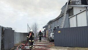 Kauno rajone degė rūkykla