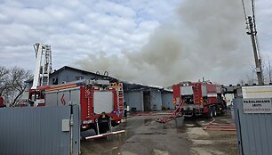 Kauno rajone degė rūkykla