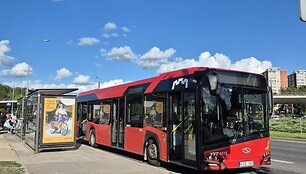 Vilniuje, Pilaitės prospekte, stotelėje autobusas pervažiavo moters koją