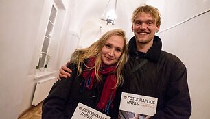 Dvyliktojo tarptautinio fotožurnalistikos festivalio &bdquo;Vilniaus fotografijos ratas" nugalėtojai Mikkelis H&oslash;rlyckas ir Sandra Hoyn.