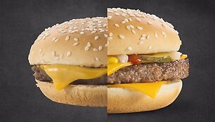 Kairėje &bdquo;McDonald&lsquo;s&ldquo; restoranuose parduodamas mėsainis, de&scaron;inėje &ndash; reklamai sukurtas mėsainis