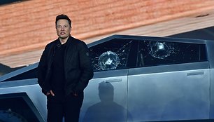 Nesėkminga „Tesla“ pikapo pristatymo ceremonija sutrikdė E.Muską