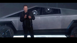 Nesėkminga „Tesla“ pikapo pristatymo ceremonija sutrikdė E.Muską