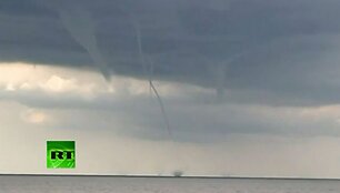 Tornadas vir&scaron; Mičigano ežero (JAV)