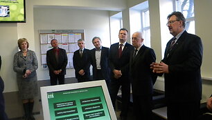 Panevėžio TLK direktorius Jonas Narbutas (pirmas i&scaron; de&scaron;inės)