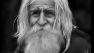 98 metų Dodbri Dobrevas vadinamas &bdquo;&scaron;ventuoju&ldquo;, &bdquo;angelu&ldquo; arba tiesiog &bdquo;seneliu Dobri&ldquo;.