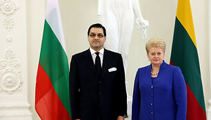 Lietuvos Respublikos Prezidentė Dalia Grybauskaitė priėmė Bulgarijos ambasadoriaus Vasilijaus Takevo skiriamuosius ra&scaron;tus.