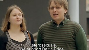 Kadras i&scaron; gėjų eitynių reklamos