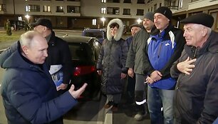 Vladimiras Putinas apsilankė Rusijos okupuotame Mariupolyje