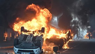 Prancūzijoje nerimsta protestai dėl policijos nušauto paauglio