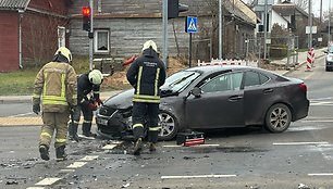 Avarija Liepkalnio ir Dunojaus g. sankryžoje