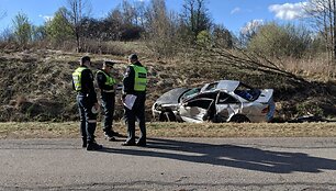 &Scaron;venčionių rajone apsivertė &bdquo;Honda&ldquo; automobilis
