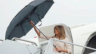 Melania Trump apsilankė JAV ir Meksikos pasienyje