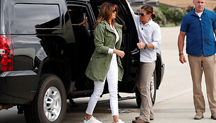 Melania Trump apsilankė JAV ir Meksikos pasienyje