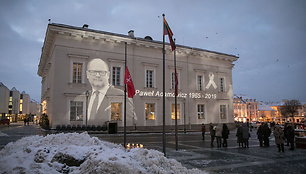 Pawelo Adamowicziaus portretas ant Vilniaus rotušės