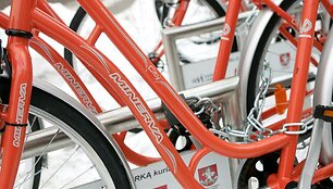 Kada oranžiniai dviračiai vėl atsiras Vilniaus gatvėse, kol kas nežinia.