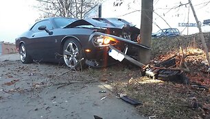 Sudaužytas &bdquo;Dodge Challenger&ldquo; Vroclave