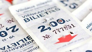 Vilniečiai kol kas nepuolė graibstyti vienkartinių popierinių vie&scaron;ojo transporto bilietų.