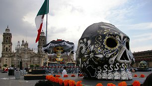 Holyvudo dekoracijos stebino ir meksikiečius