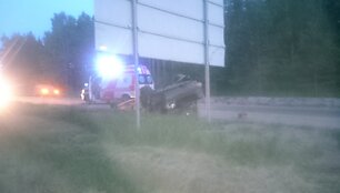 Apvirtęs BMW &scaron;alia Molėtų