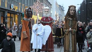 Tris karalius į Rotu&scaron;ės aik&scaron;tę lydėjo gausus kauniečių būrys
