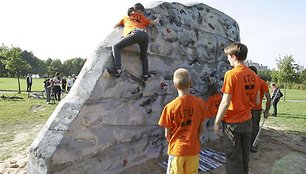 Dirbtinis laipiojimo akmuo Kalniečių parke