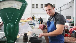 Žaliakalnio turgaus prekeivis