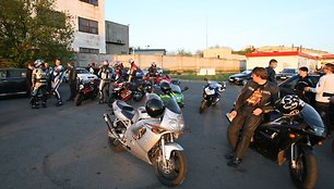 Kaune motociklininkai renkasi Karaliaus Mindaugo prospekte