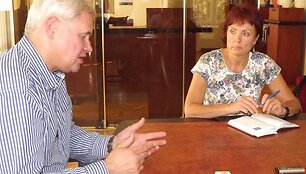 Profsąjungos vadovė L.Juknienė pareikalavo, kad komitetų posėdžių laikas būtų derinamas ir su jais. 