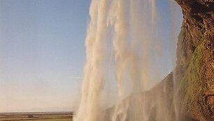Seljalandsfoss krioklys - vienas gražiausių visoje Islandijoje