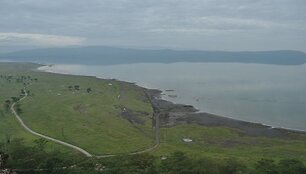 Aplink Nakuru ežerą plytinčiose savanose verda žvėrių gyvenimas.