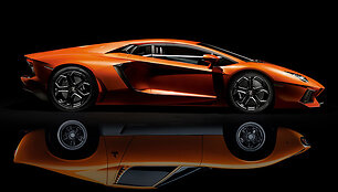 &bdquo;Lamborghini Aventador&ldquo; ir &bdquo;Lamborghini Miura&ldquo;