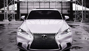 „Lexus IS“