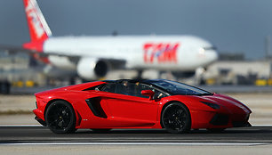 „Lamborghini Aventador LP700-4 Roadster“