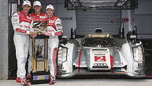 Le Mano 24 valandų lenktynių nugalėtojų ekipažas su &bdquo;Audi R18 e-tron quattro&ldquo;