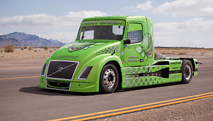 &bdquo;Volvo&ldquo; hibridinis sunkvežimis &bdquo;Mean Green&ldquo;
