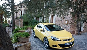 „Opel Astra GTC“ bandomieji važiavimai Maljorkoje