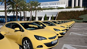 „Opel Astra GTC“ bandomieji važiavimai Maljorkoje