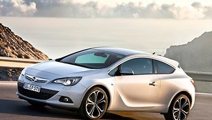 „Opel Astra GTC“ bandomieji važiavimai Maljorkoje